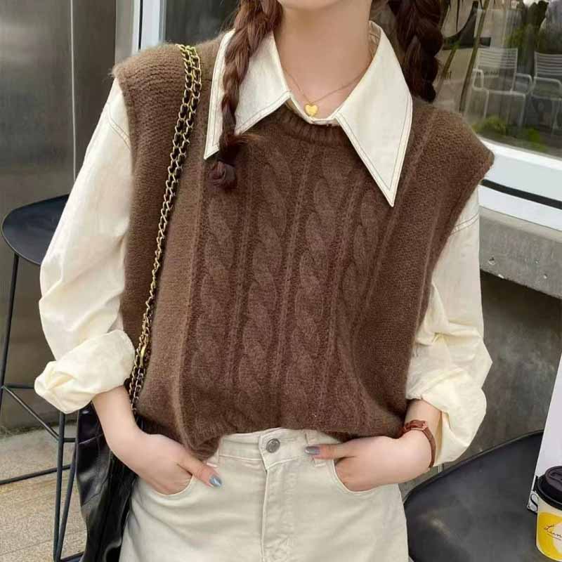 Sleeveless Undershirt - سترة نسائية محبوكة جديدة موديل 2025
