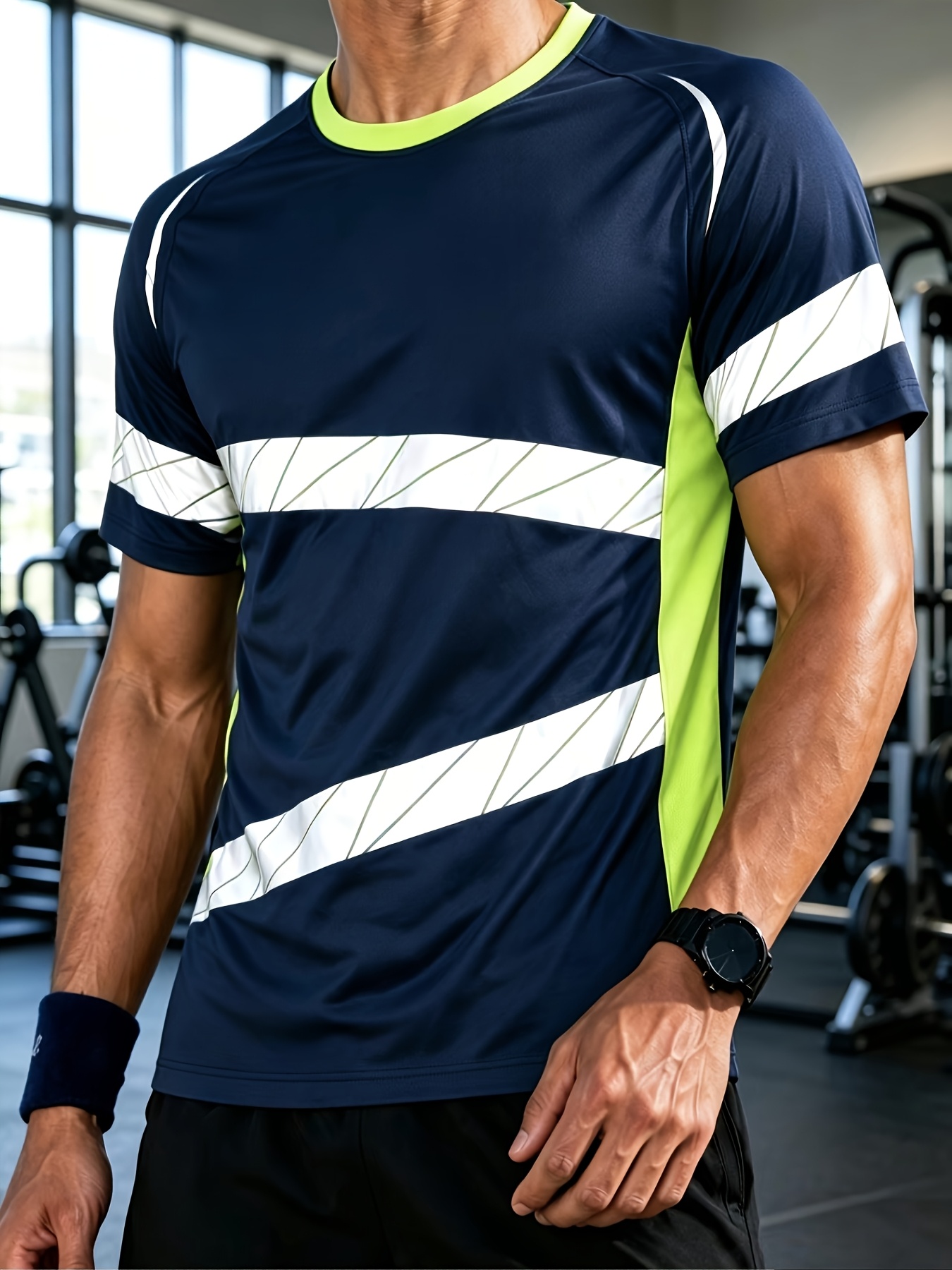 قميص رياضي رجالي بأكمام قصيرة  - مراجعة T Shirt Tight Fit وسعره